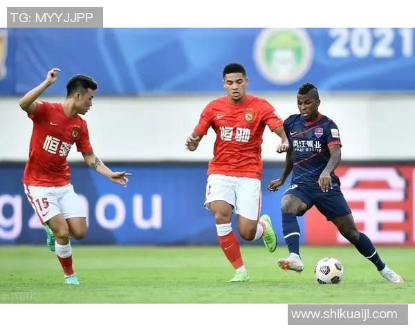 赛后分析：广州篮球队与重庆篮球队的比赛节奏与战术对比探讨